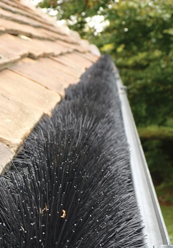 Gutter Brush - Black 100mm x 4m